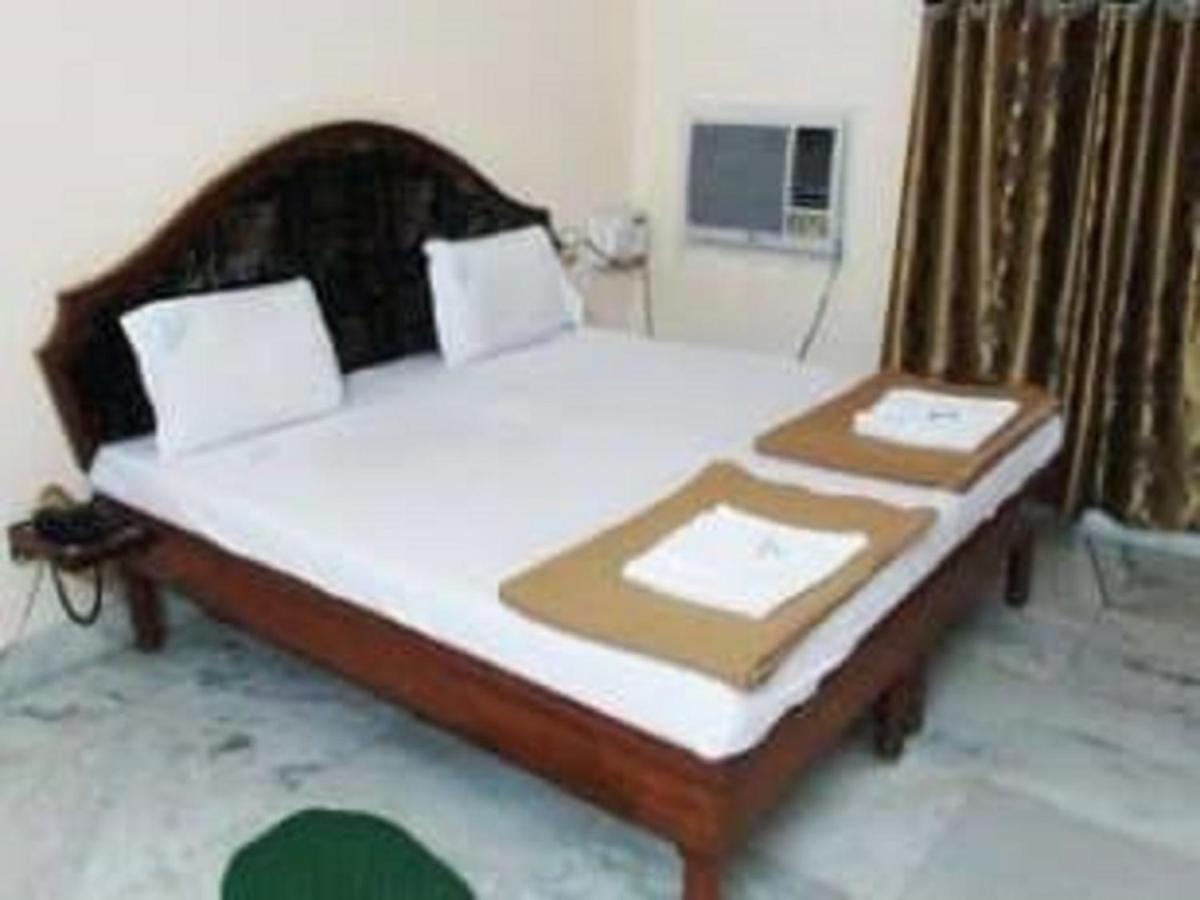 Hotel Geethanjali Residency パドラチリム エクステリア 写真