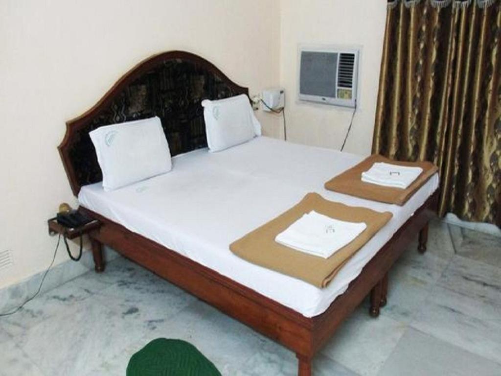 Hotel Geethanjali Residency パドラチリム エクステリア 写真