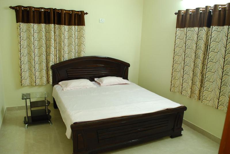 Hotel Geethanjali Residency パドラチリム エクステリア 写真